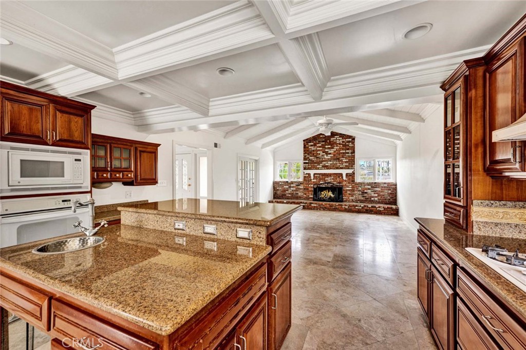 18922 Gregory Lane