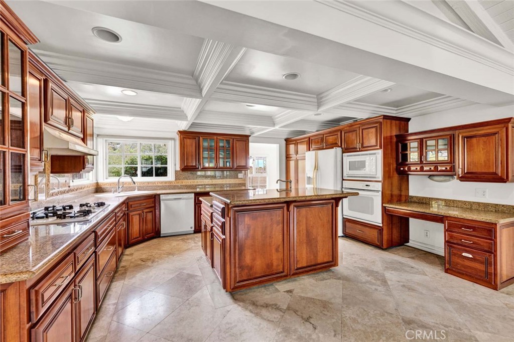 18922 Gregory Lane