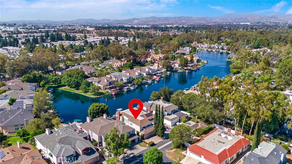 22702 Wood Lake