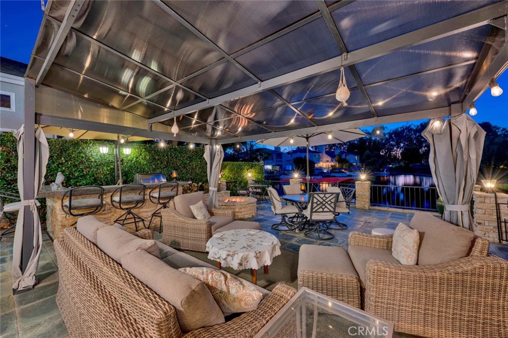 22702 Wood Lake