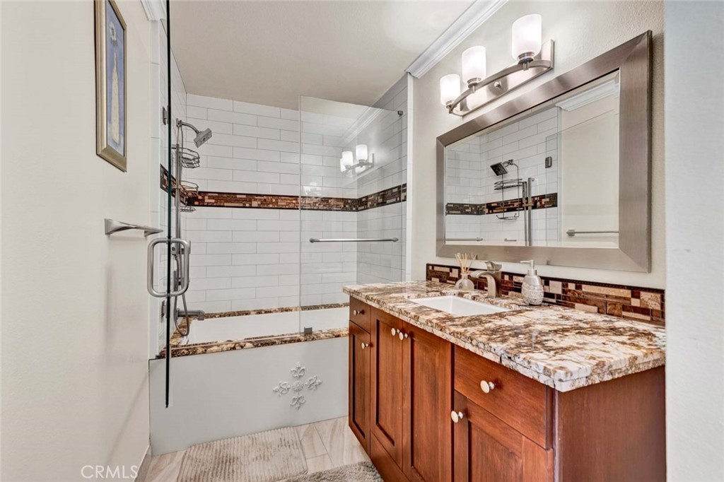 22702 Wood Lake
