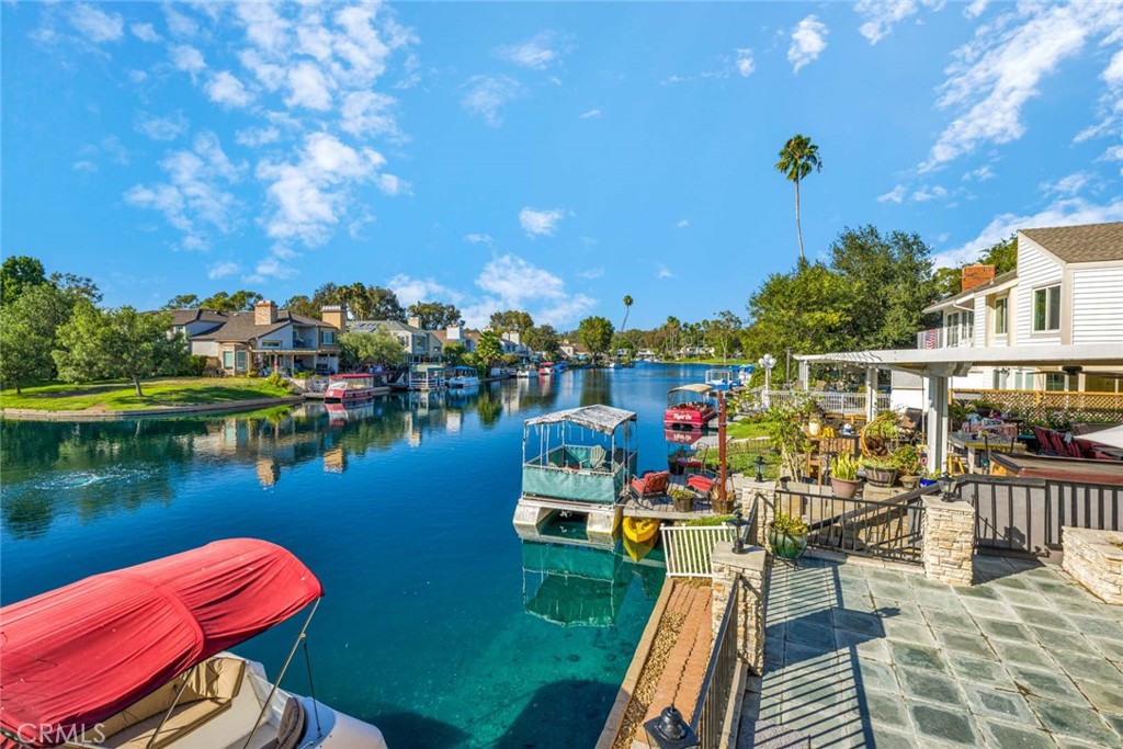 22702 Wood Lake