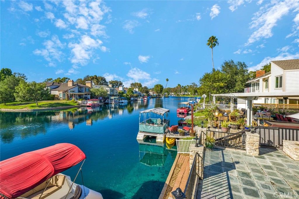 22702 Wood Lake