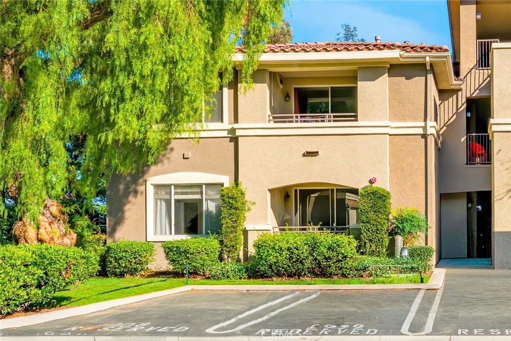 22681 Oakgrove 218