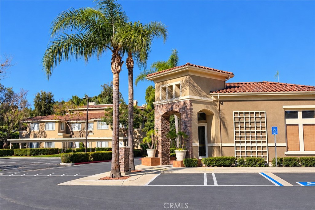 22681 Oakgrove 218