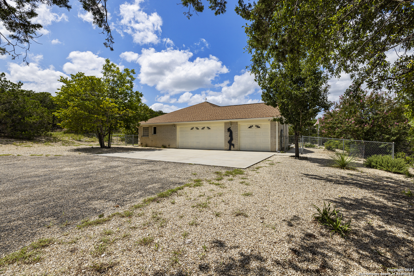 1501 Nixon Lane