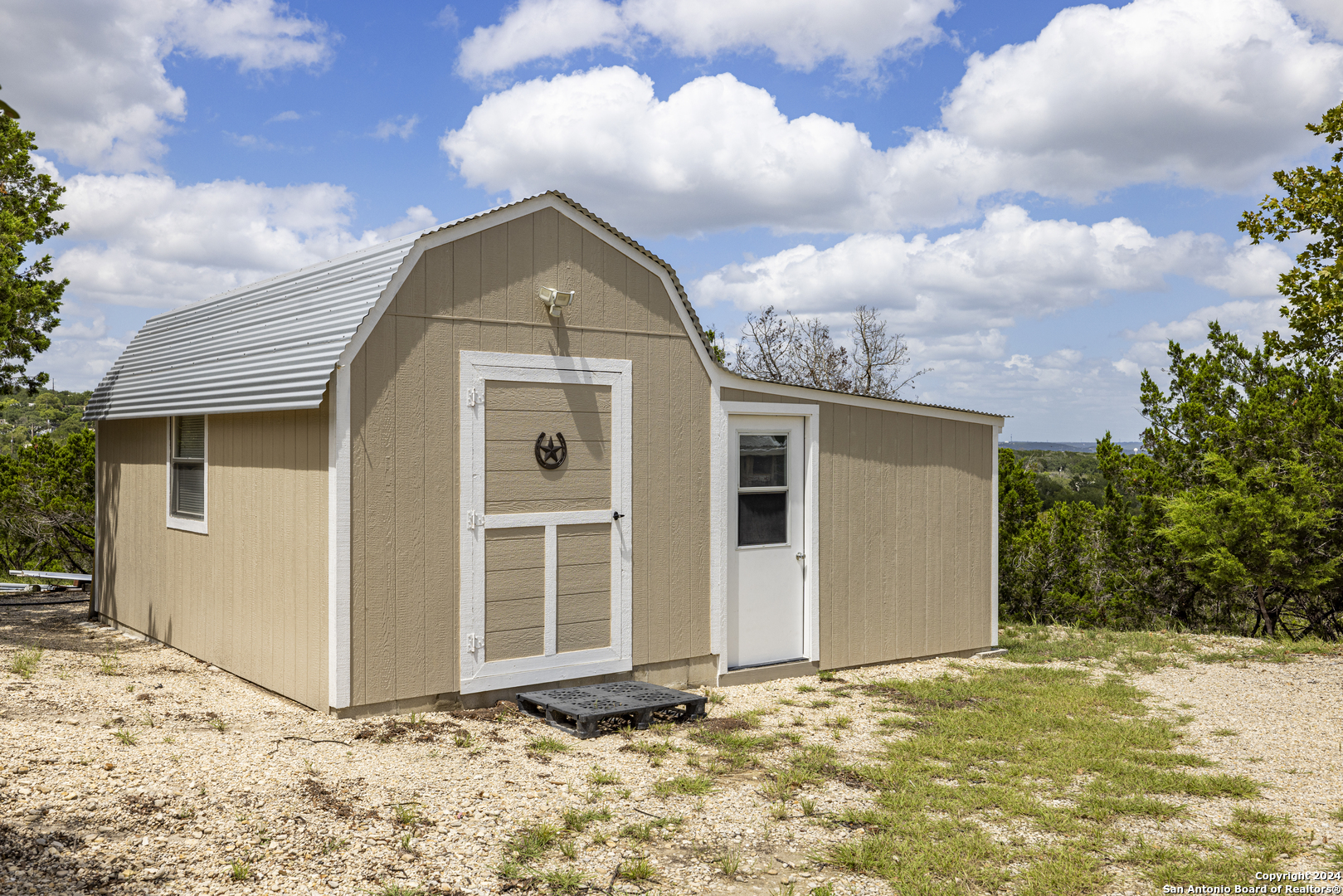 1501 Nixon Lane