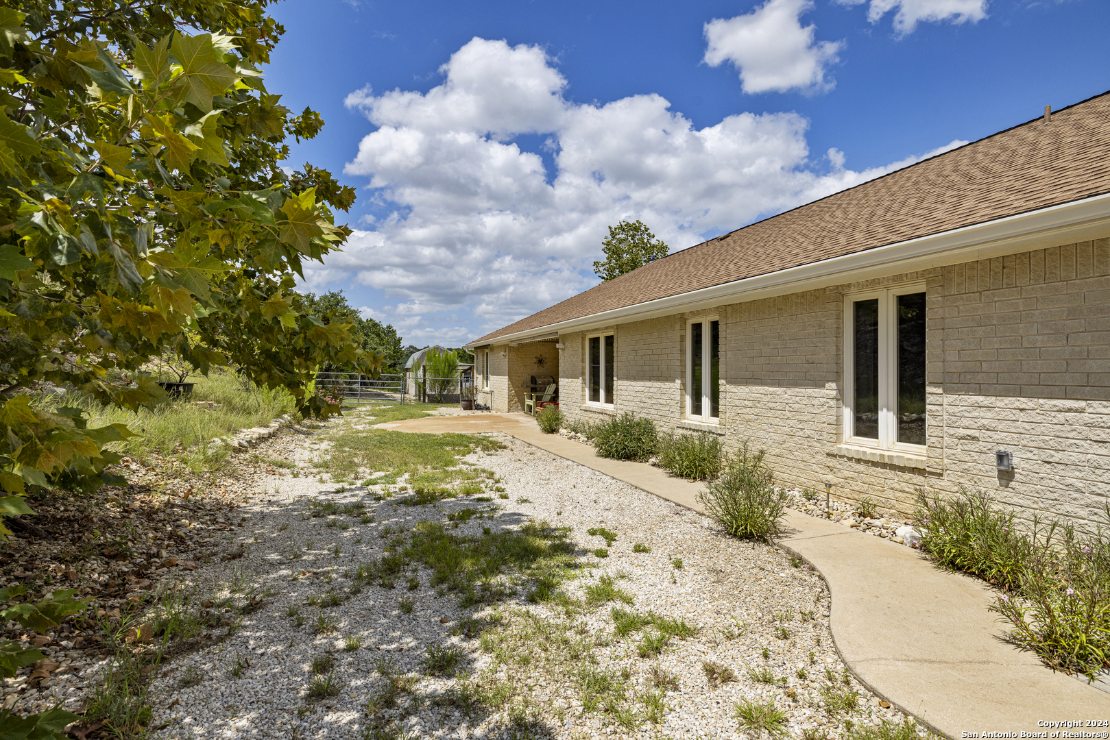 1501 Nixon Lane