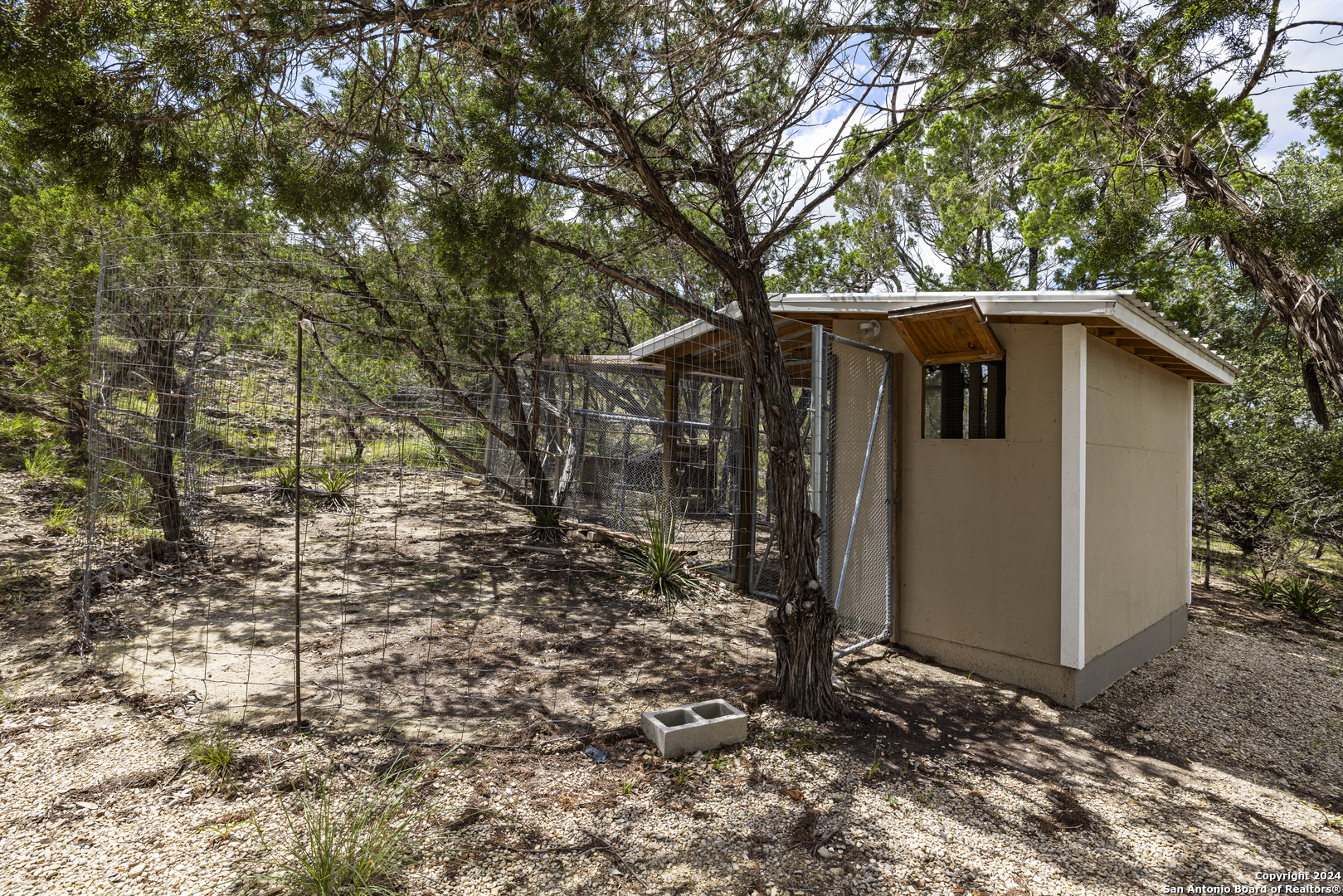 1501 Nixon Lane