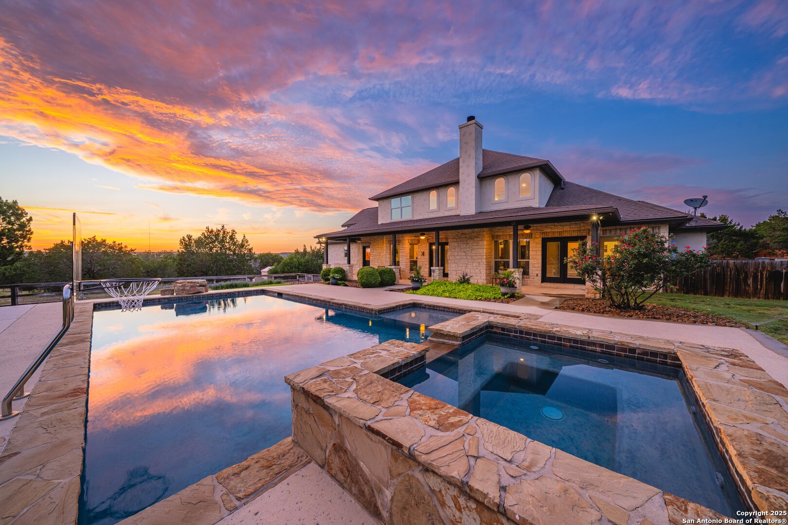 154 Lake View Dr