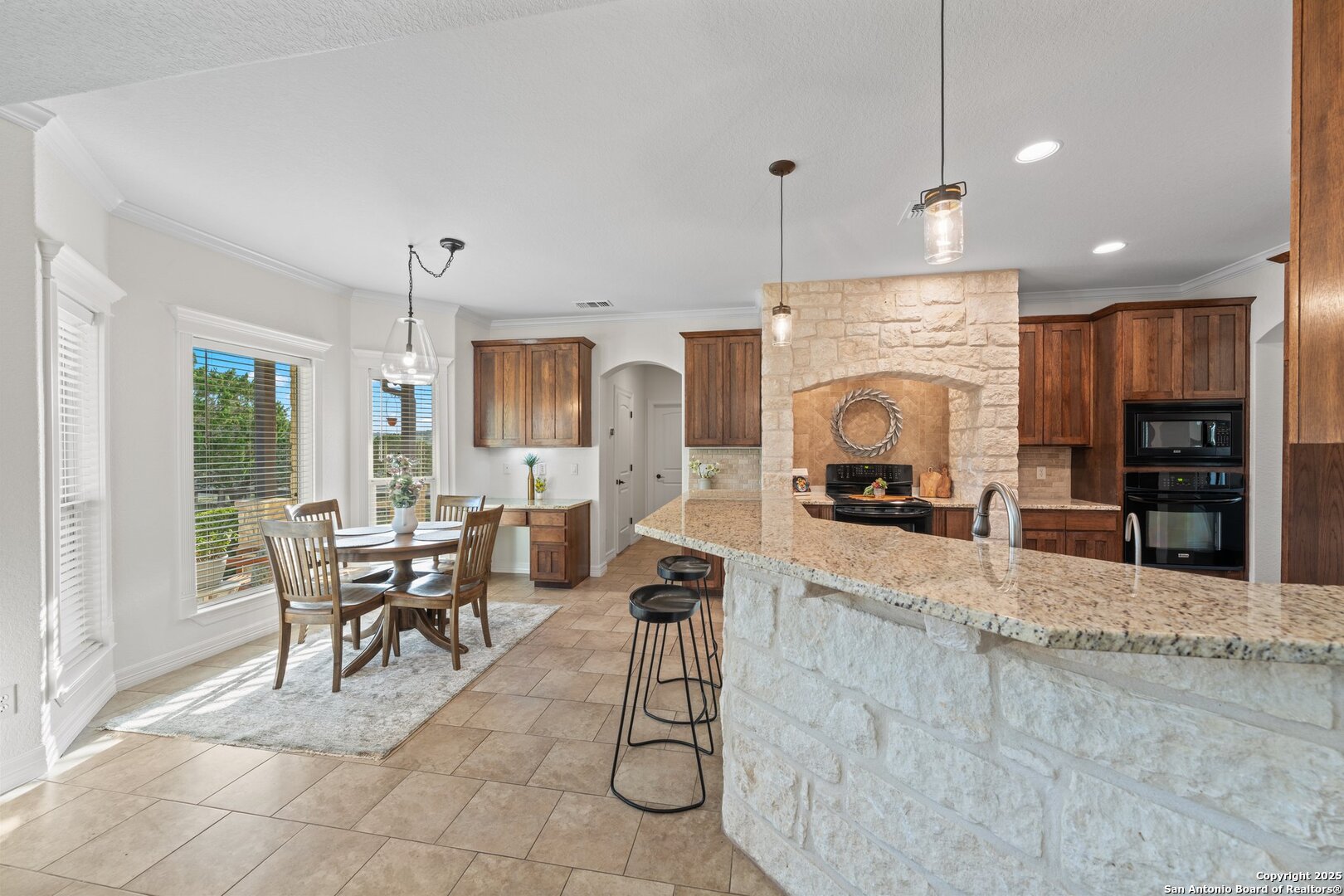 154 Lake View Dr