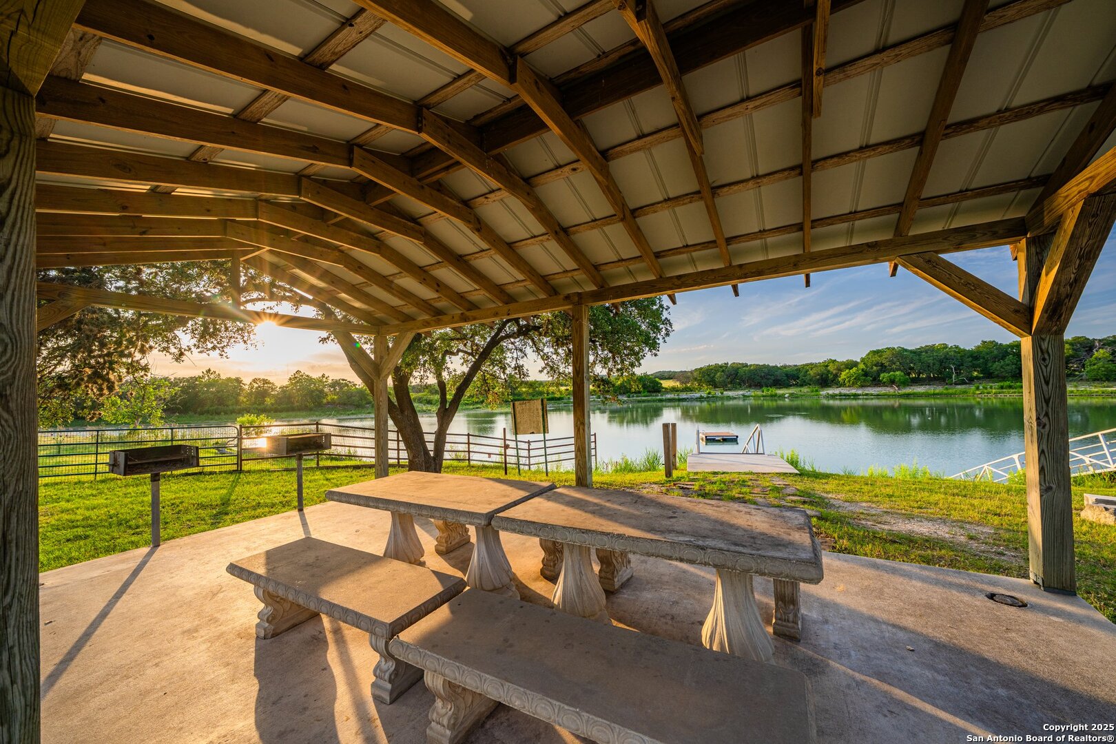 154 Lake View Dr