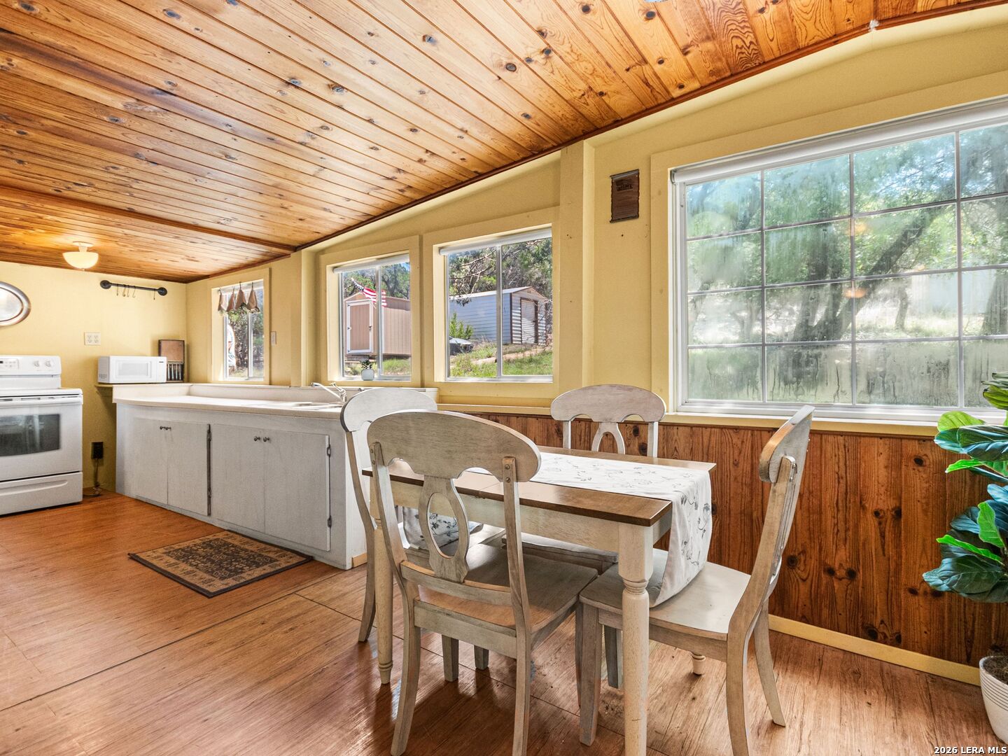 223 Canyon View Dr