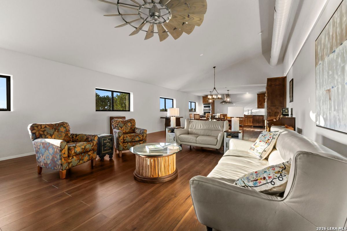 103 Bluffview Cir