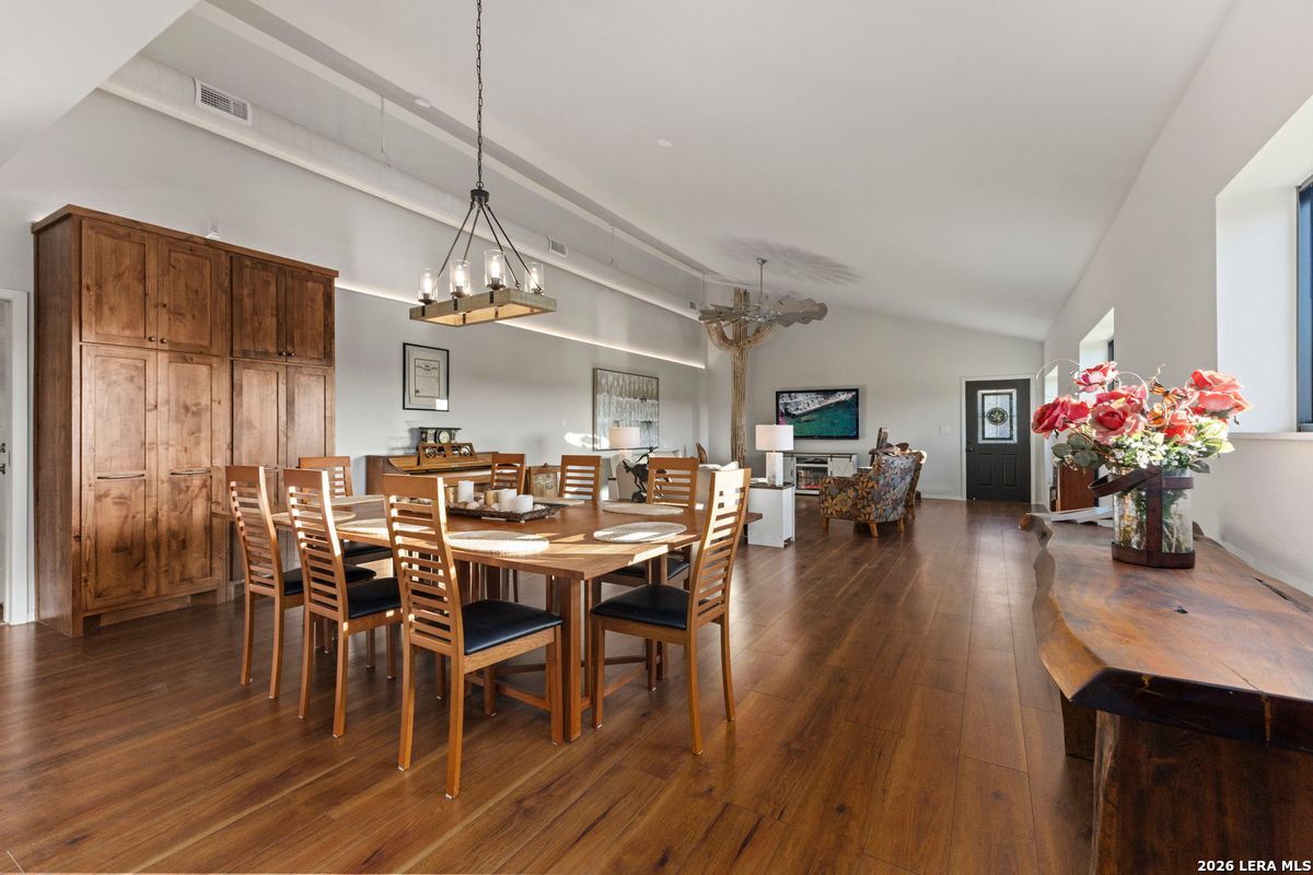 103 Bluffview Cir