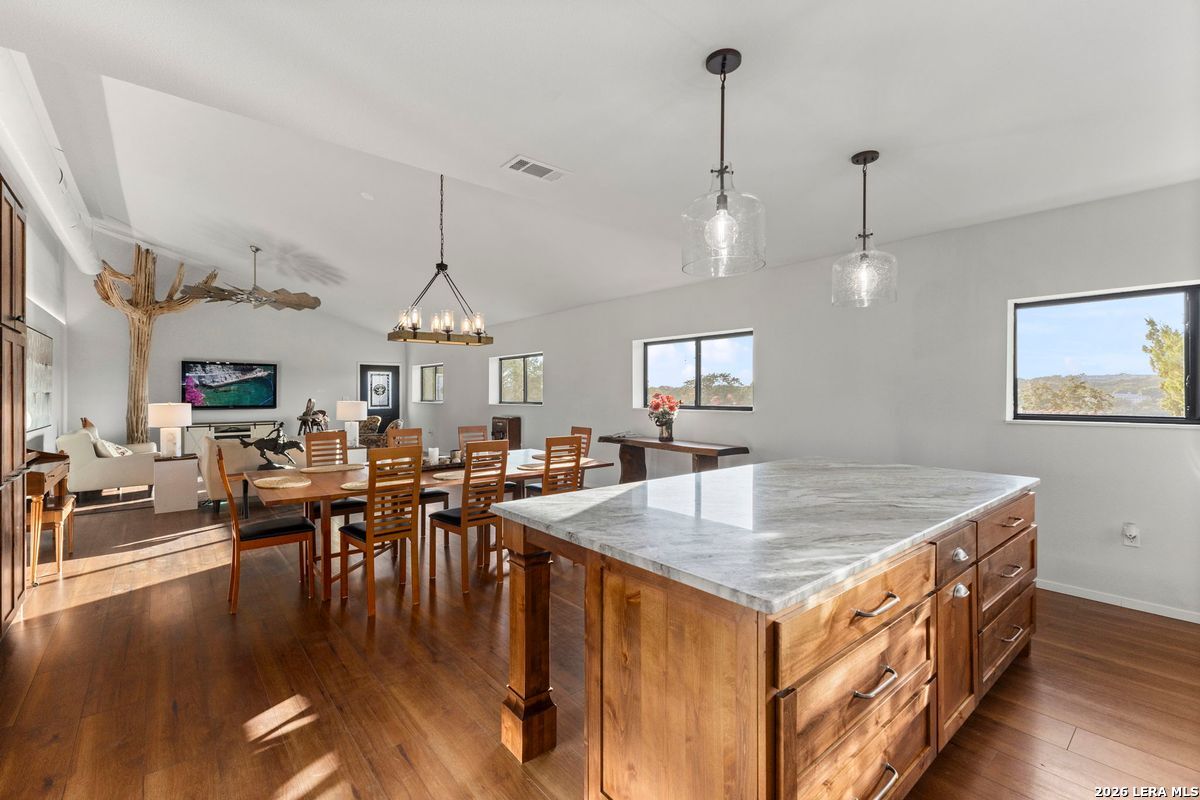 103 Bluffview Cir