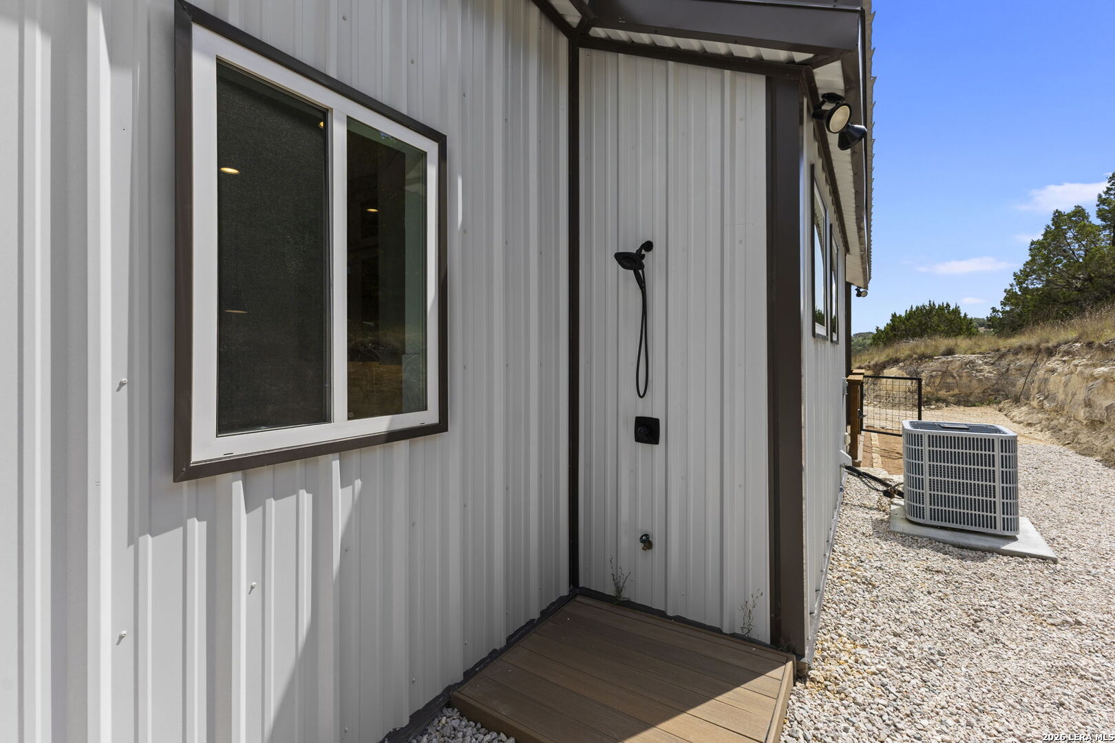 206 Valley Rd