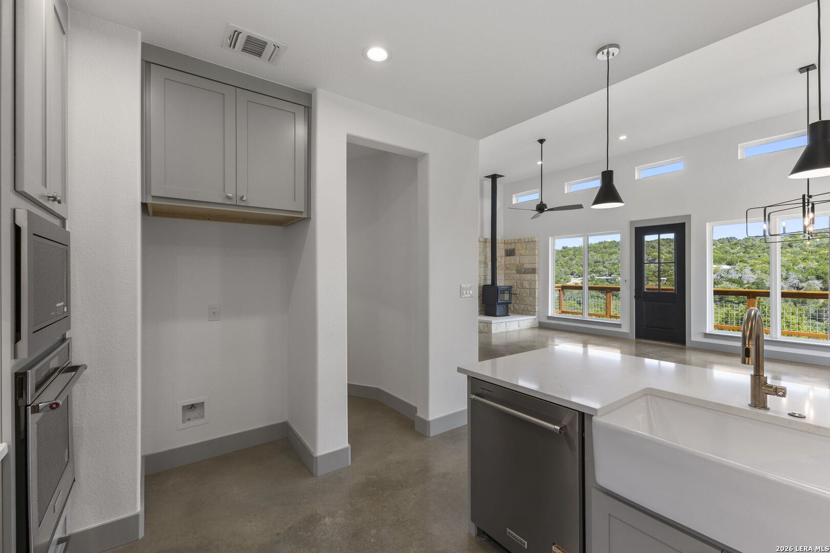 206 Valley Rd