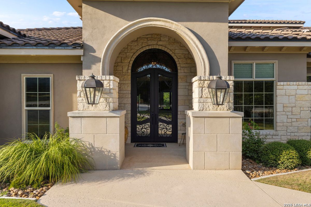 11101 Caliza Bluff