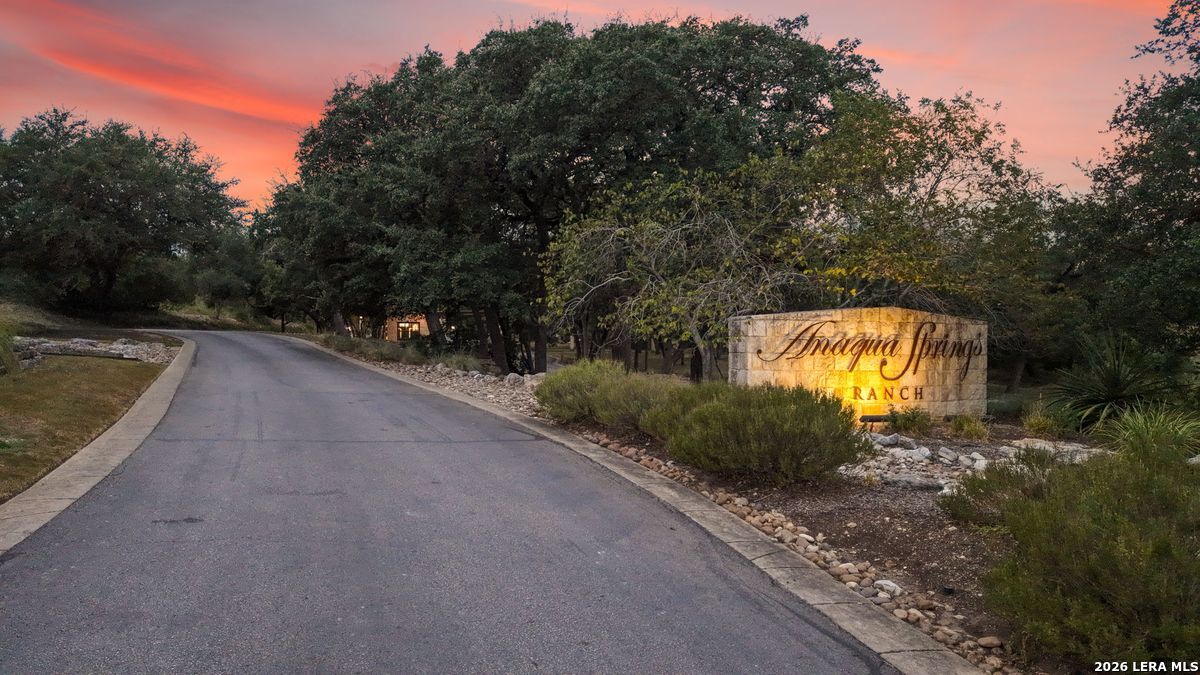11101 Caliza Bluff