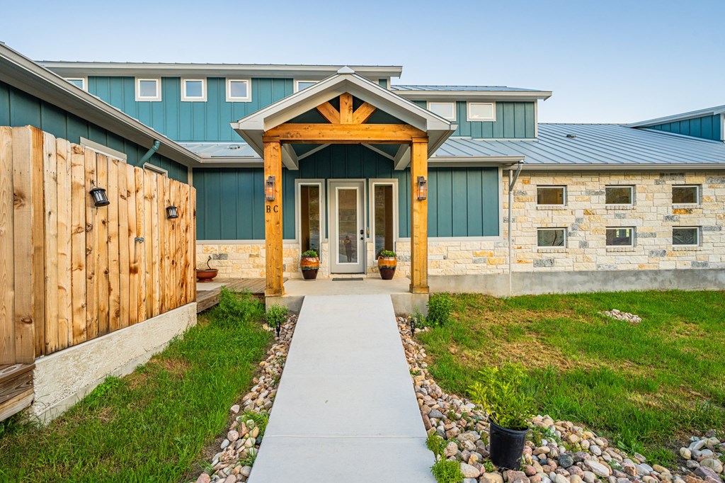 554 Seven Falls Dr