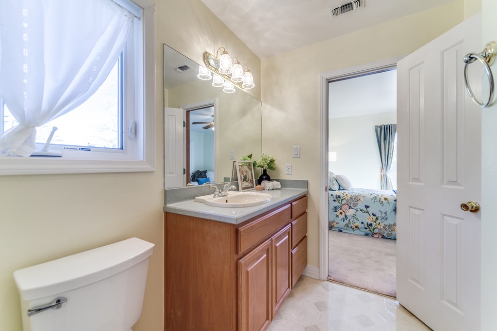 1501 Nixon Lane