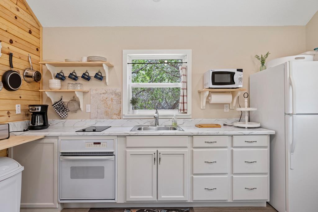 1501 Nixon Lane