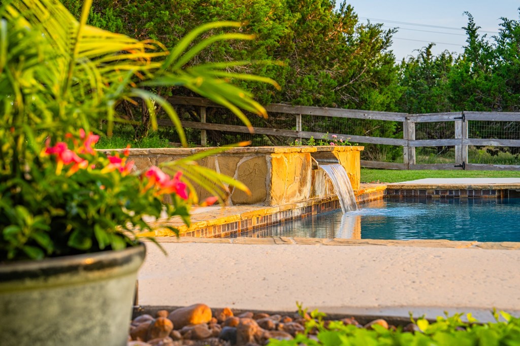 154 Lakeview Dr