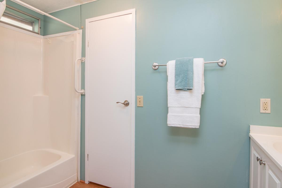 2 Leisureville Circle