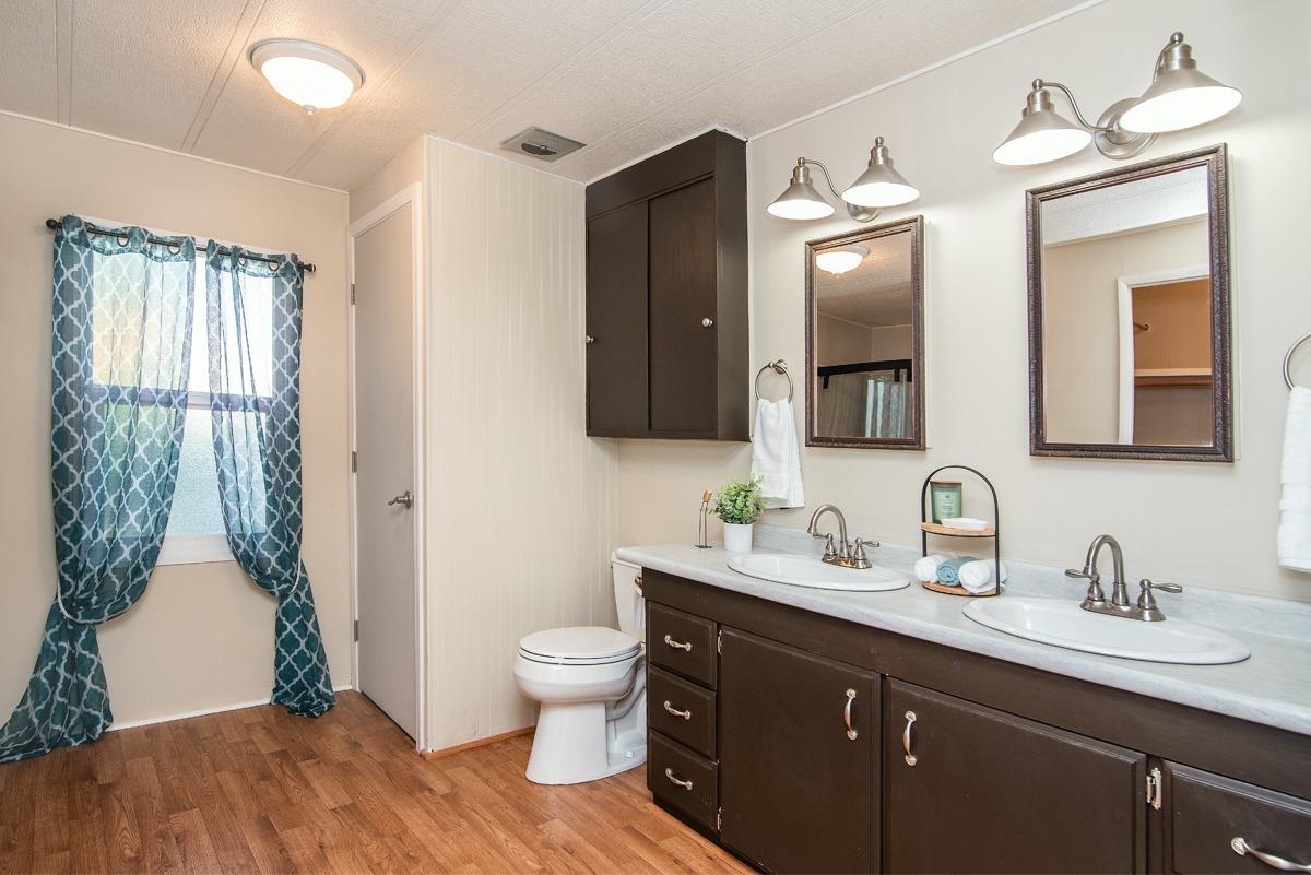 2 Leisureville Circle