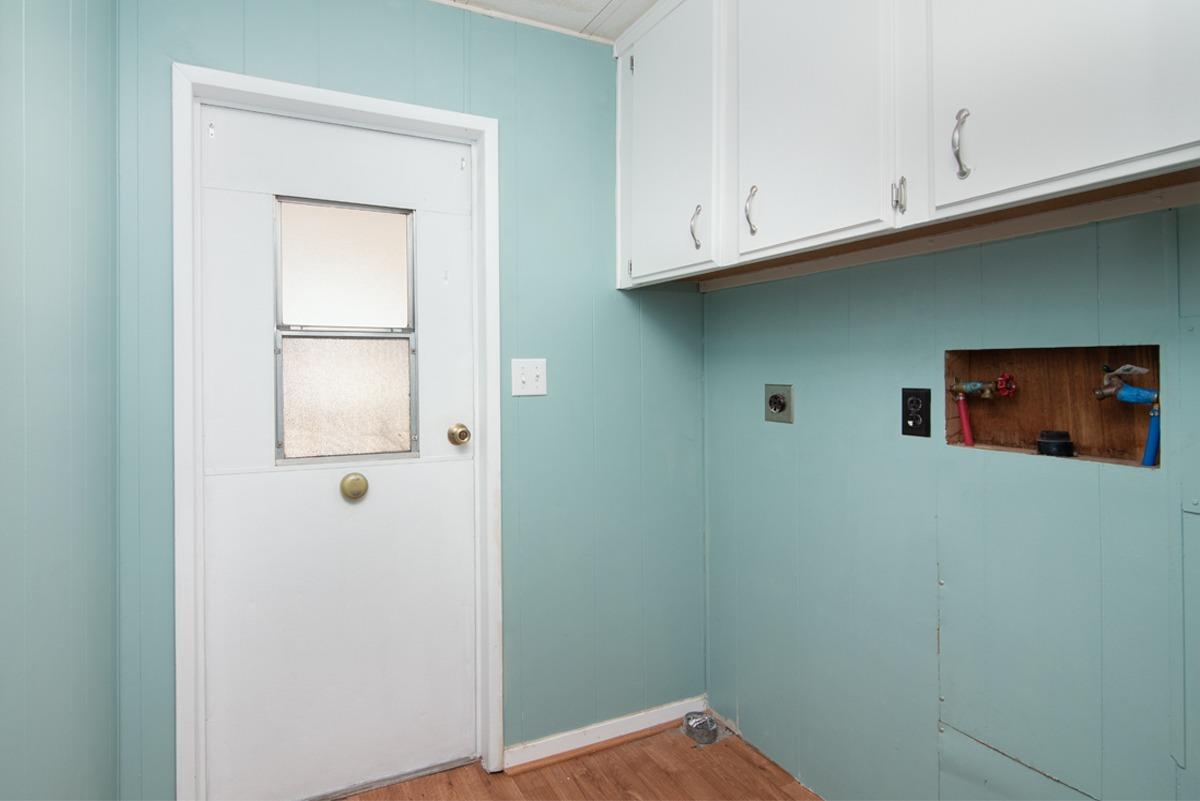 2 Leisureville Circle