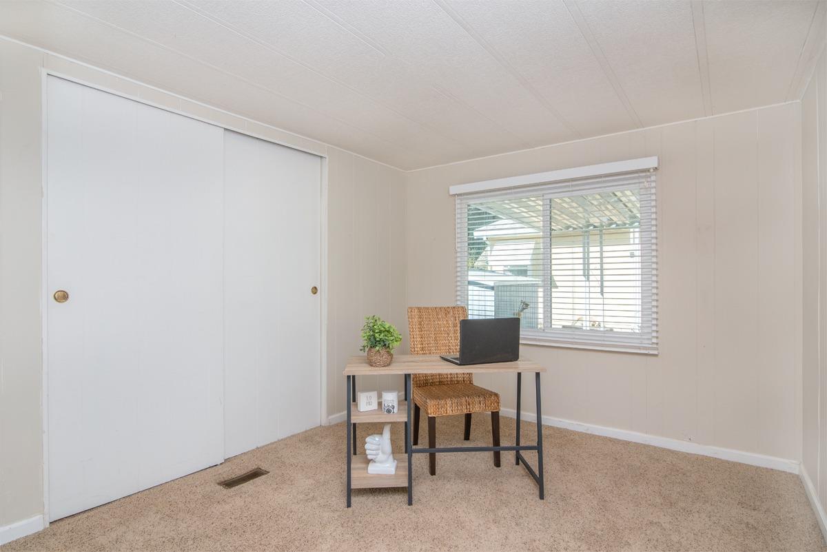 2 Leisureville Circle