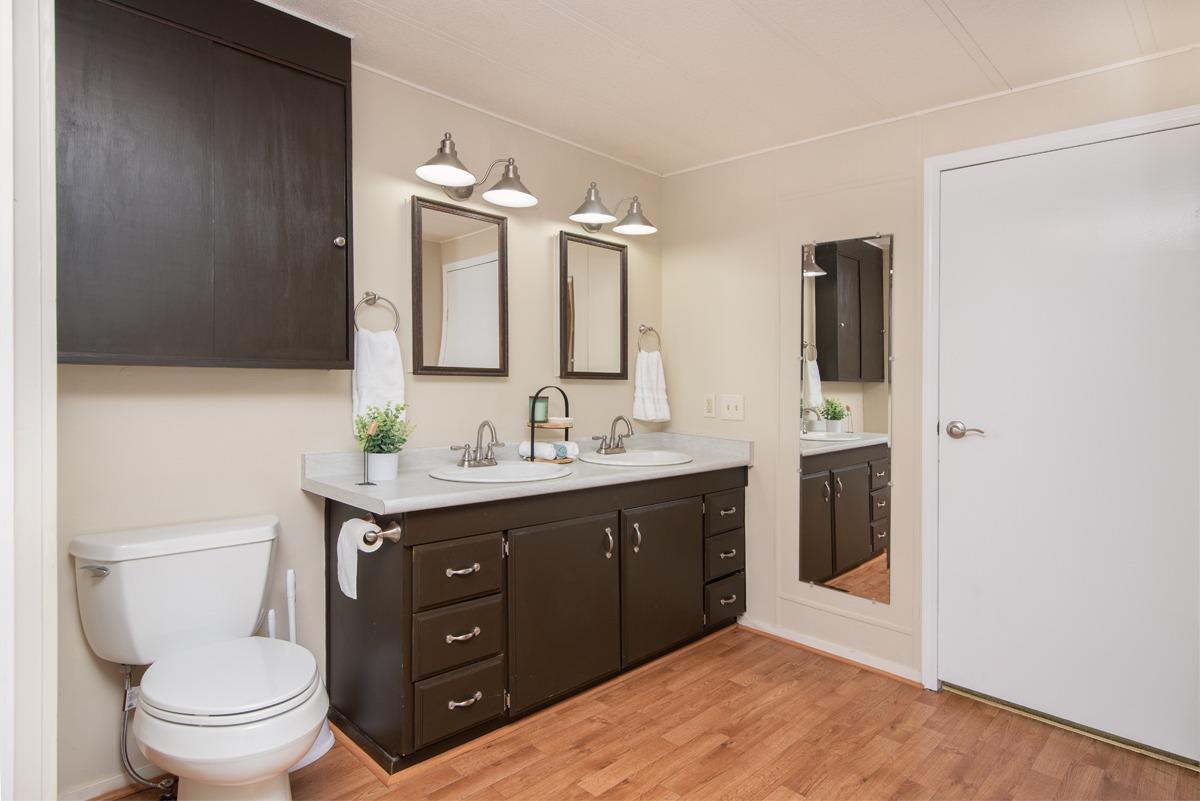 2 Leisureville Circle