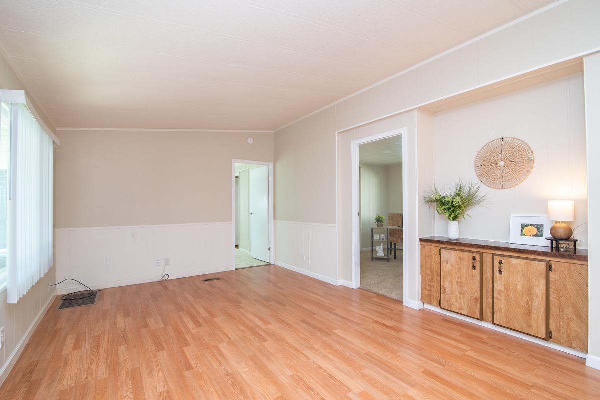 2 Leisureville Circle