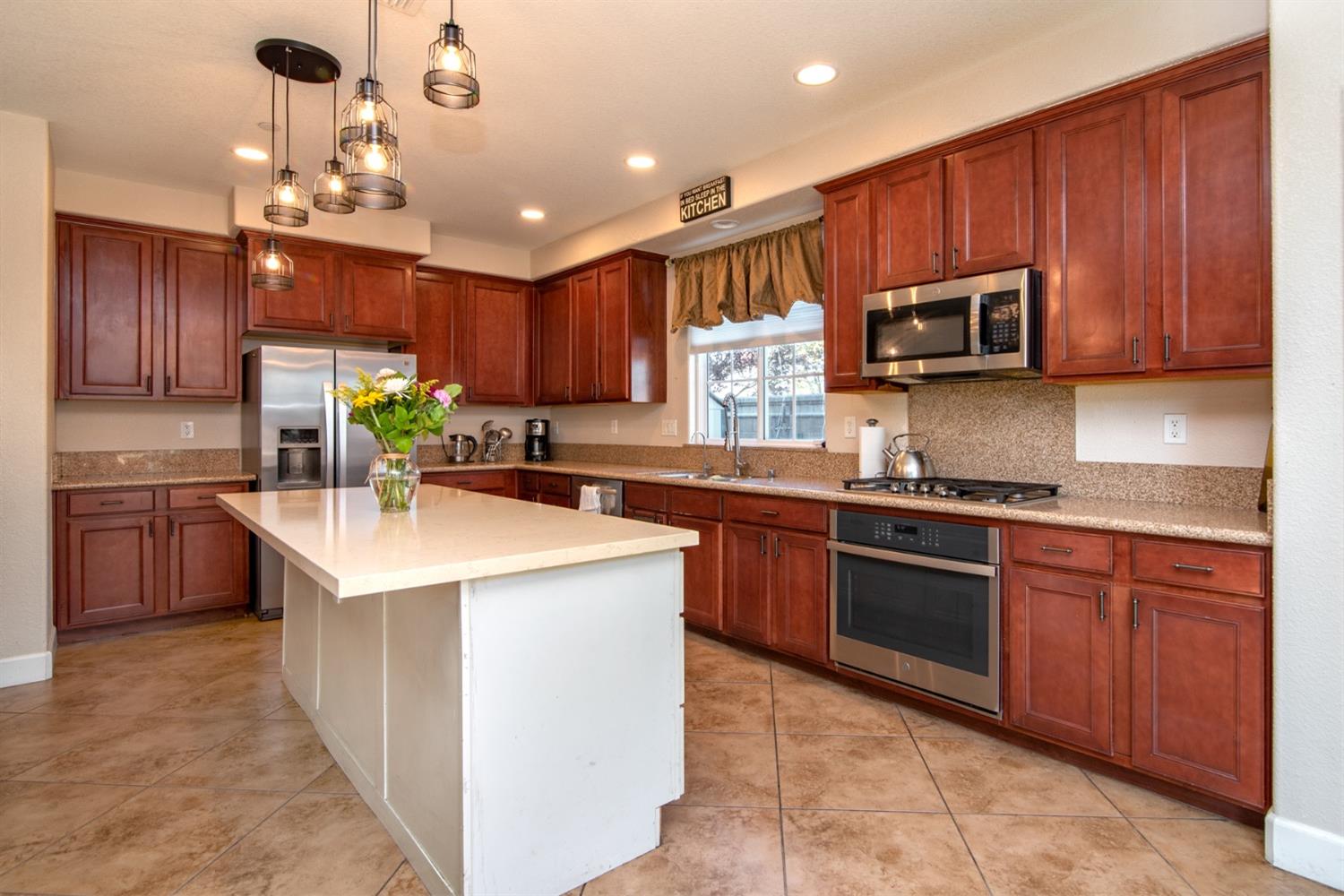 2758 Nicolson Circle