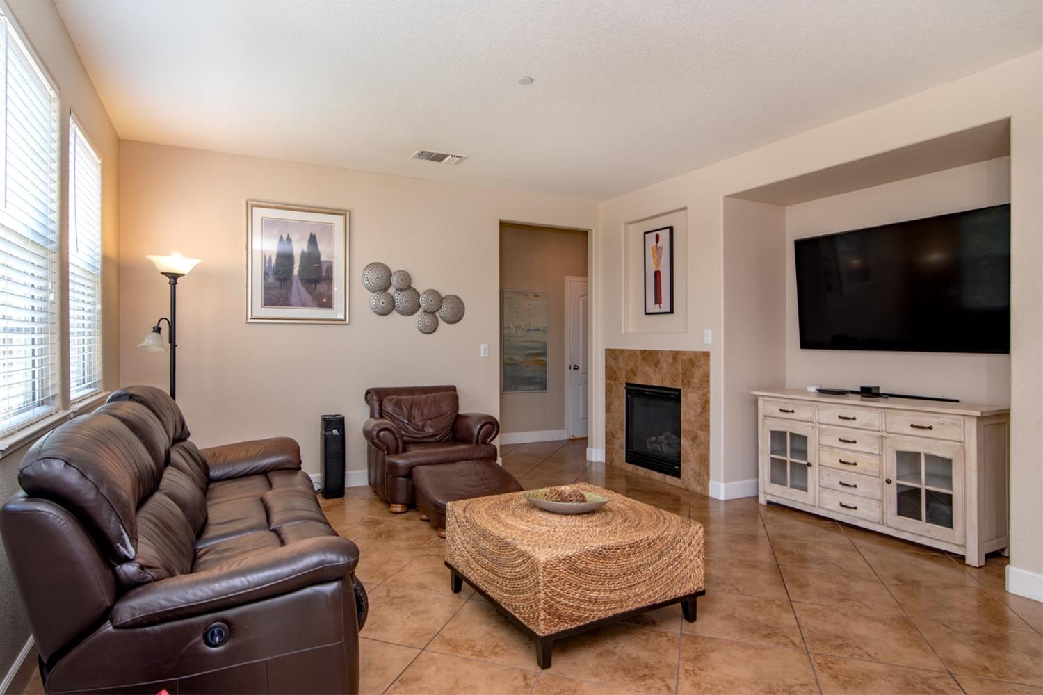 2758 Nicolson Circle