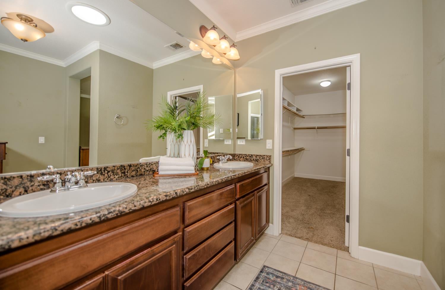 4431 Red Sea Lane