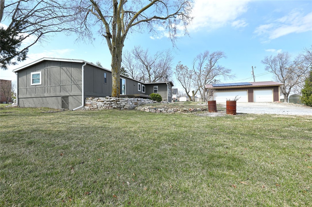 152 W Walnut Street
