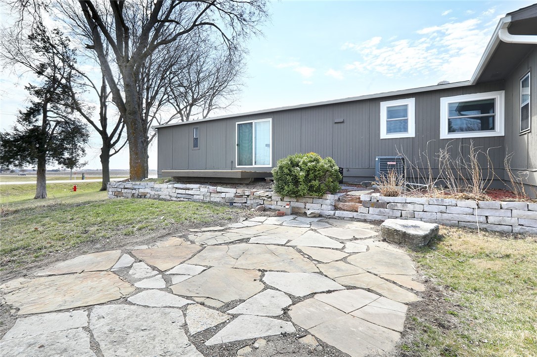 152 W Walnut Street