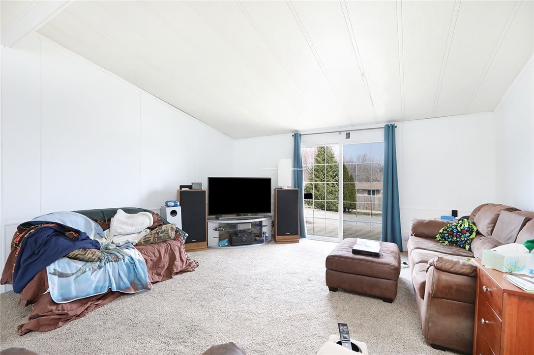 152 W Walnut Street