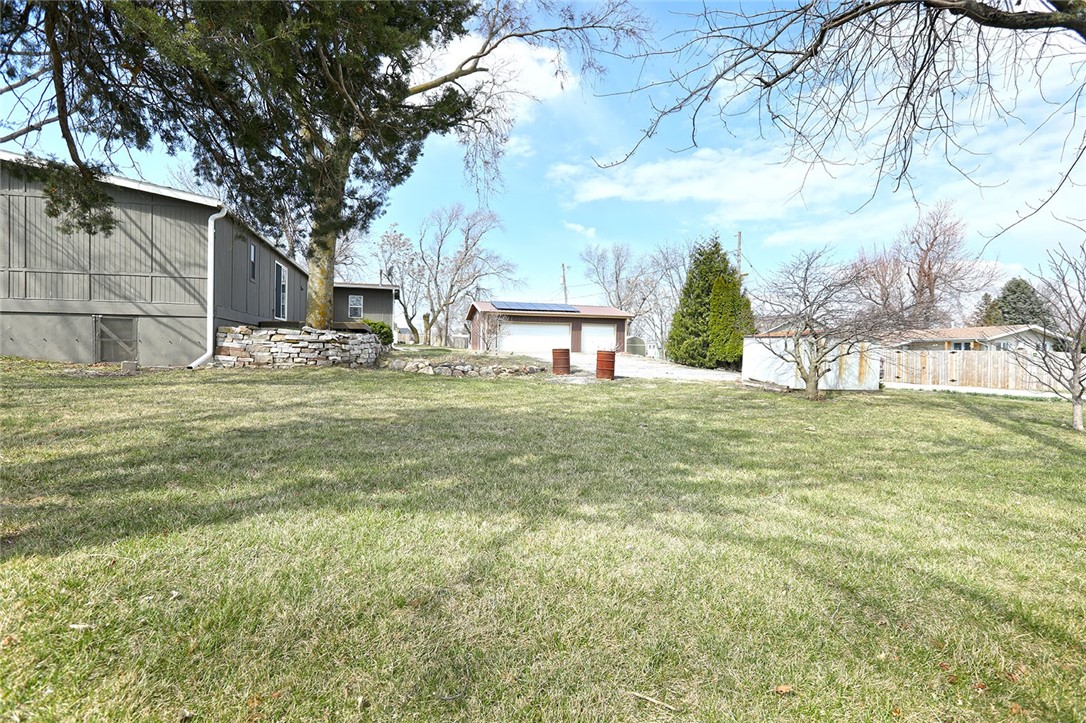152 W Walnut Street