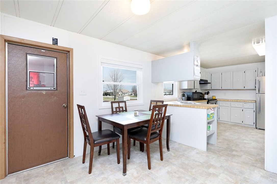 152 W Walnut Street
