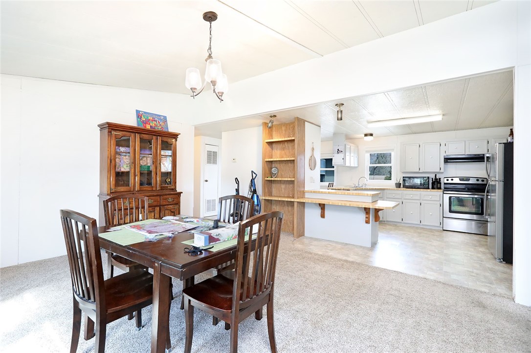 152 W Walnut Street
