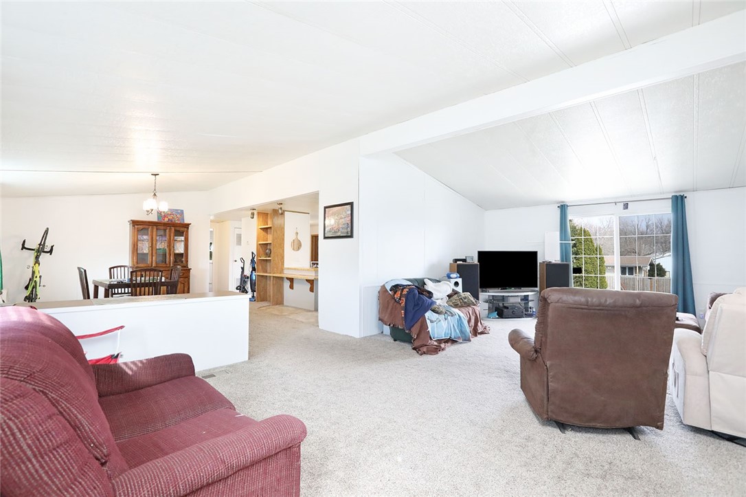 152 W Walnut Street