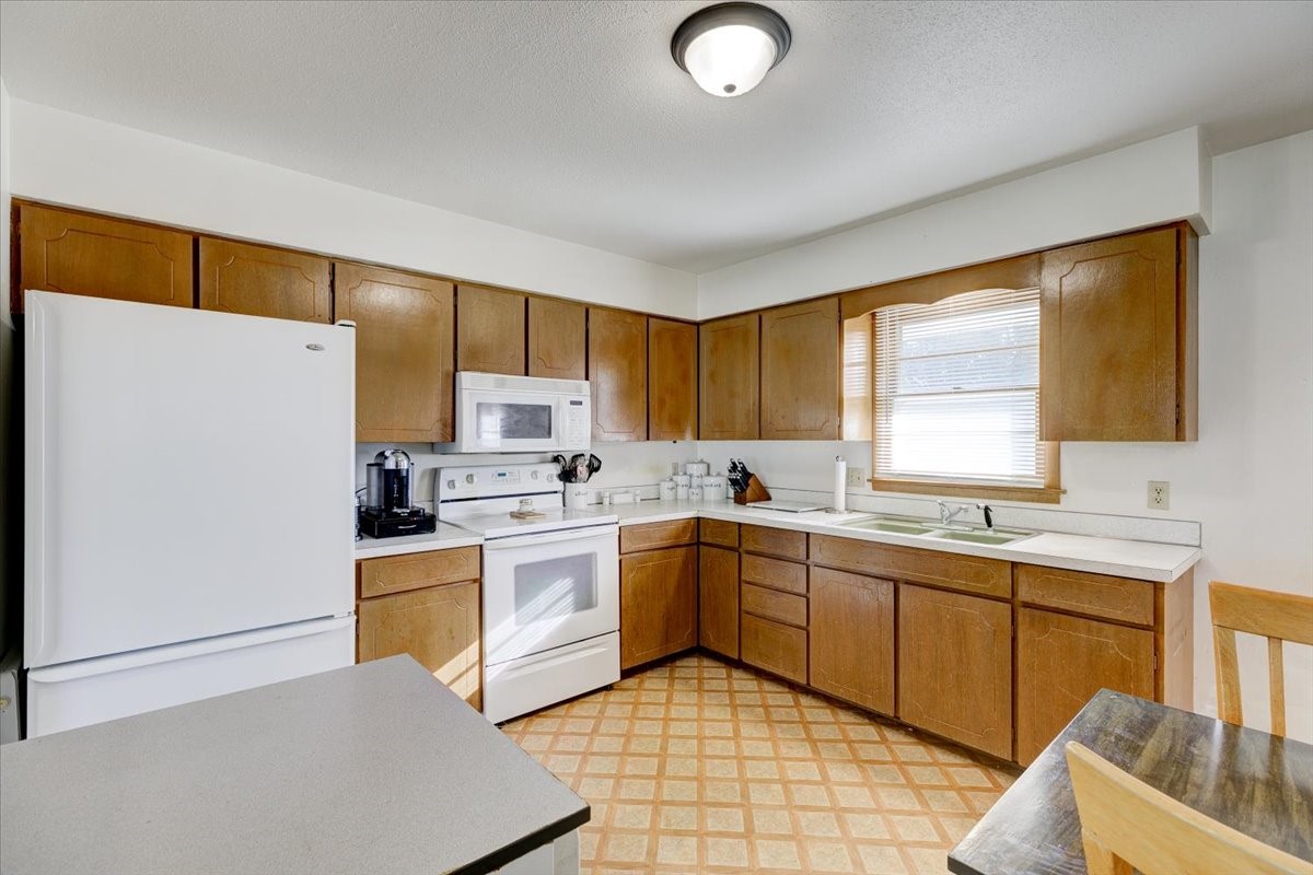 1102 Skylane Drive