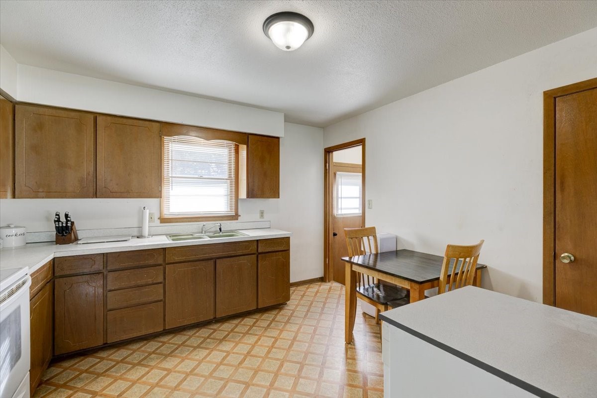 1102 Skylane Drive