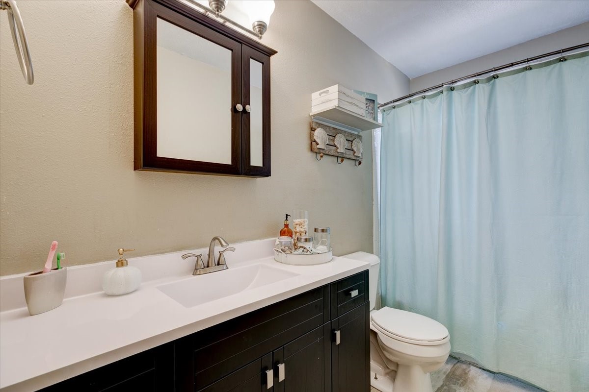 1102 Skylane Drive