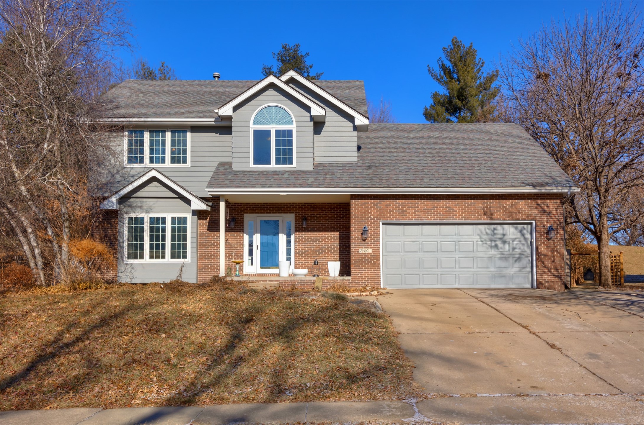 2501 Ridgewood Drive