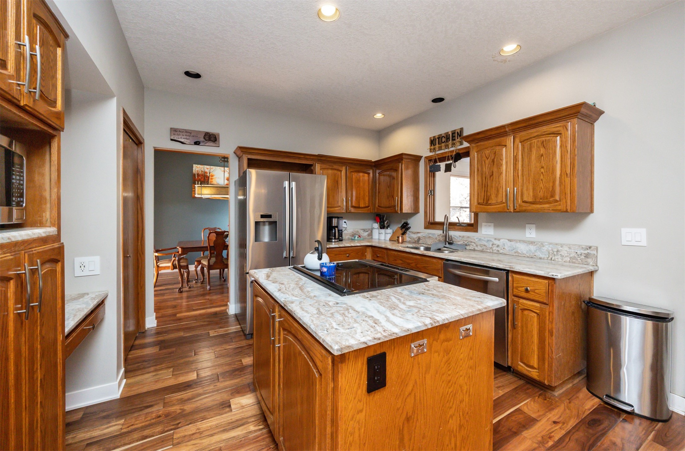 2501 Ridgewood Drive