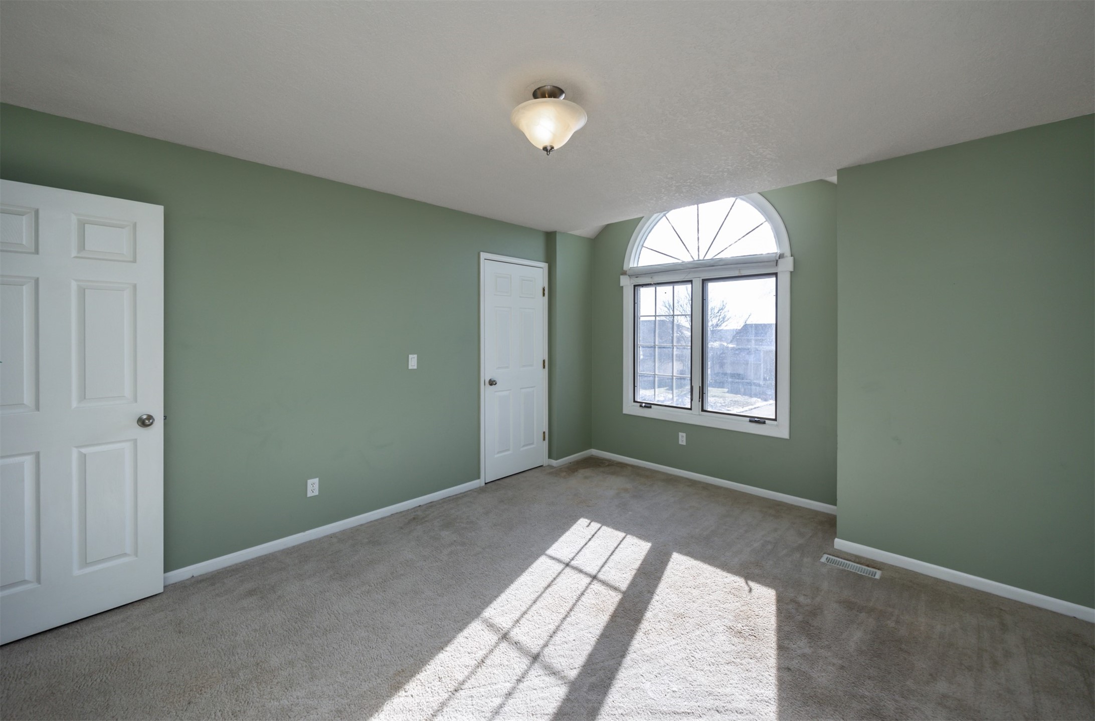 2501 Ridgewood Drive